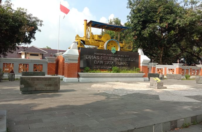 Pemkab Majalengka Buka Akses Jalan Menuju Kampus Polman 2