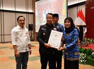 Bupati Majalengka Serahkan Kenaikan Pangkat Kepada 611 ASN