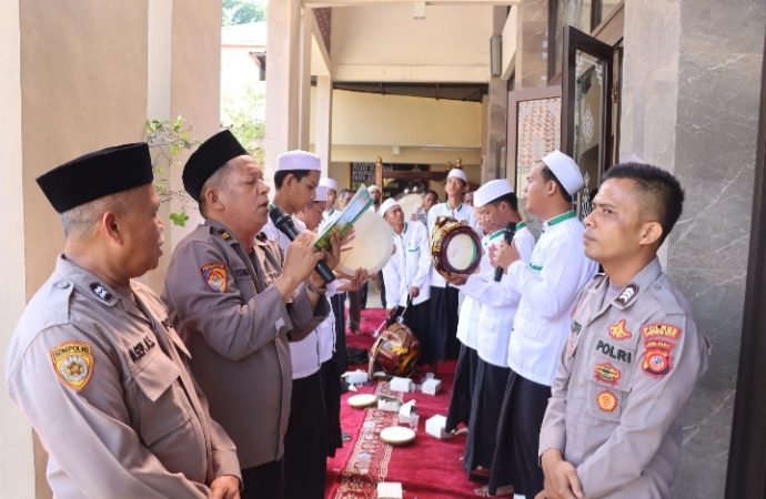 Polres Cirebon Kota Menggelar Peringatan Maulid Nabi Muhammad SAW 1445 H/2023