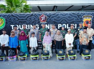 Panggung Hiburan Rakyat TNI – POLRI, Kapolresta Cirebon Dampingi Kapolda Jabar Serahkan Santunan