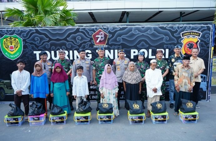 Panggung Hiburan Rakyat TNI – POLRI, Kapolresta Cirebon Dampingi Kapolda Jabar Serahkan Santunan 