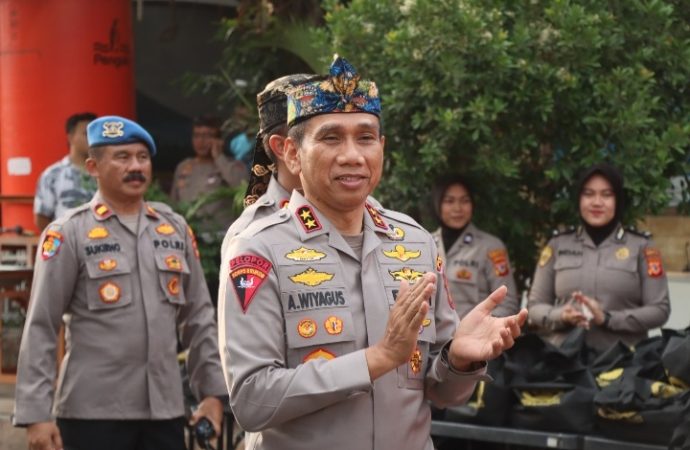 Kunker di Kota Cirebon, Kapolda Jabar Hadiri Panggung Hiburan Rakyat TNI-POLRI