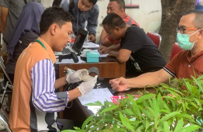 Rayakan Ultah, Bank Brebes Gelar Donor Darah dan Baksos