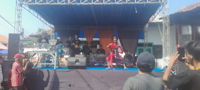 GMPK dan Warga Pekalangan Gelar jalan Sehat berhadiah.
