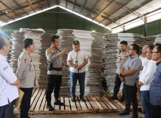 Pastikan Keamanan Logistik Pemilu 2024, Kapolresta Cirebon Cek Gudang KPU