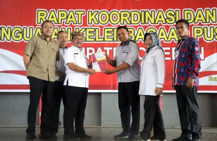 Bupati Imron Dorong Tenaga Puskesos Terus Bantu Pemerintah Melawan Kemiskinan