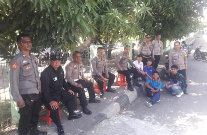 Cegah tawuran pelajar, QR Polsek Kedawung Polres patroli dialogis kawasan pelajar