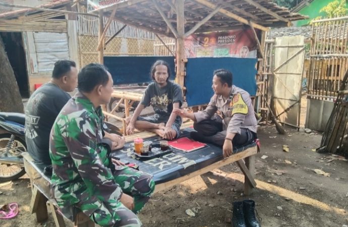 Ops Mantap Brata 2023,Bhabinkamtibmas kalikoa Polsek Kedawung bersama Babinsa ajak warga jaga kedamaian