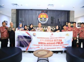 Kadivhumas Polri Berangkatkan 15 Orang Ibadah Umroh Dalam Rangka Hari Jadi ke-72 Humas Polri