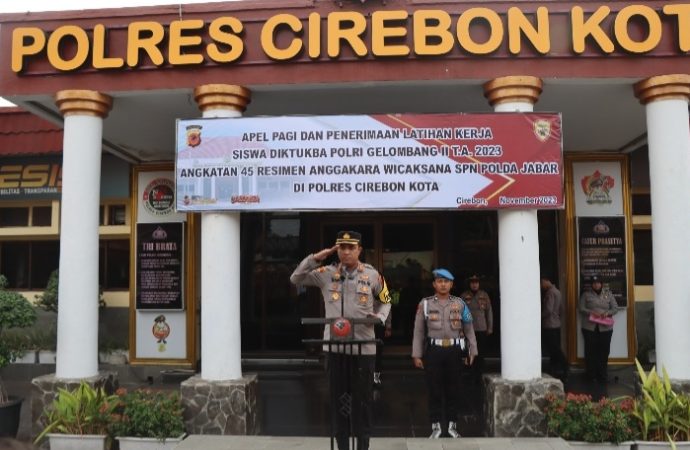 Kapolres Cirebon Kota Beri Penghargaan kepada Personel Sekaligus Terima Siswa Latja Diktuk BA Polri