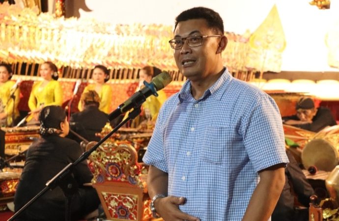 Gelar Wayang Kulit, Ajak Masyarakat Gempur Rokok Ilegal