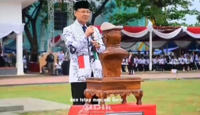 Peringati Hari Guru Nasional, Bupati Majalengka Karna Sobahi Dinobatkan Bapak Pendidikan