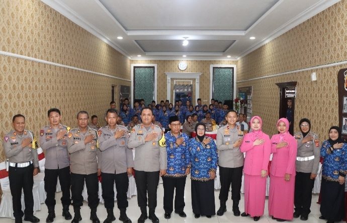 Polres Cirebon Kota Ikuti Dialog Publik Kesiapan Polri Sambut Nataru Di Masa Kampanye Pilpres 2024
