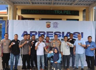 Polresta Cirebon Berikan SIM D Gratis ke Penyandang Difabel