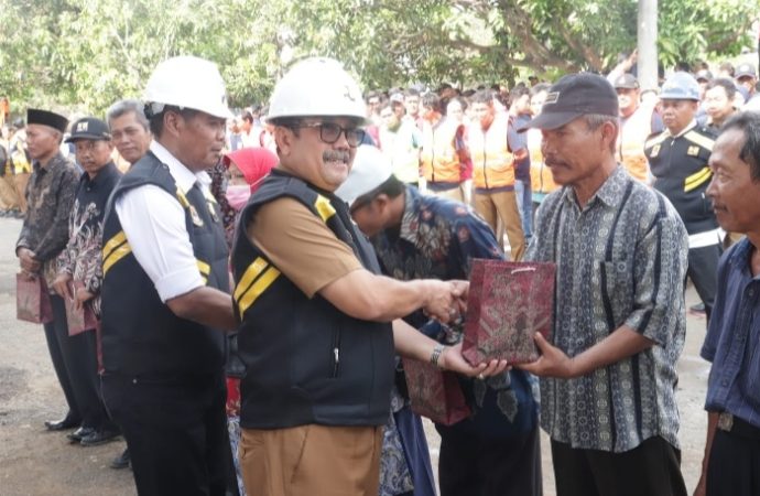 Apel Hari Bhakti PU, Bupati Imron: Pembangunan Infrastruktur Harus Lebih Baik