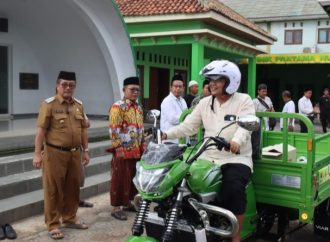Bantuan 18 Unit Bentor, Bupati Imron Harap Perekonomian di Wilayah Kecamatan Meningkat