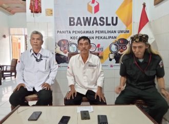 Panwascam Pekalipan Pantau Logistik dari PT. Gramedia Site Bawen Semarang
