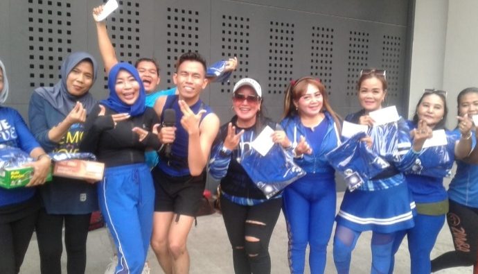 Rinna Suryanti ST, Caleg dari PAN Dapil 1 Gelar Senam di Kp. Pandesan