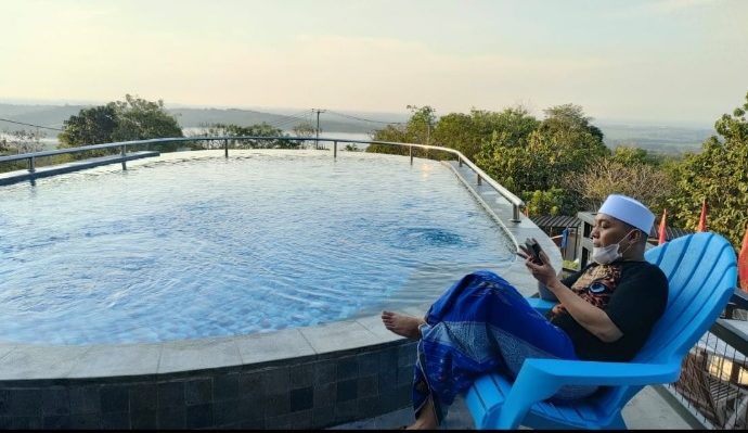 Liburan Tahun Baru di Talaga Langit, Ada Nasi Goreng Tuyul dan Ikan Bakar Genderuw