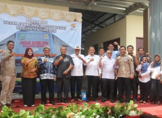 Resmikan Pasar Jamblang, Bupati Imron: Mempermudah Penyediaan Kebutuhan Masyarakat