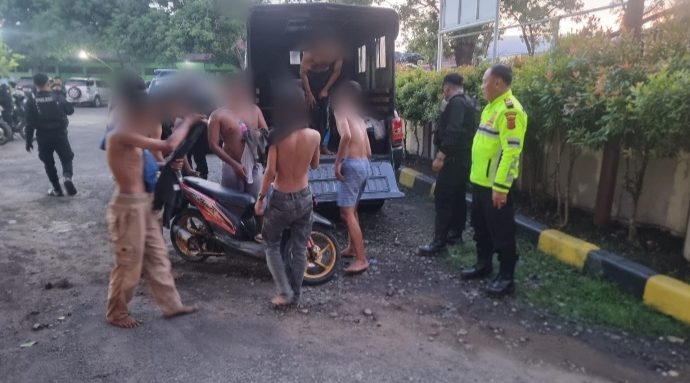 Respon Cepat Tim Patroli Raimas Macan Kumbang 852 Gagalkan Tawuran di Jamblang dan Talun