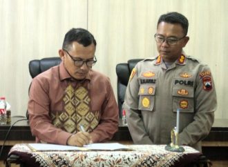 Pemerintah Kabupaten Tegal Hibahkan Dua Bidang Tanah ke PolresTegal