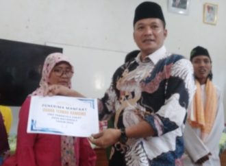 Pelaksanaan Penyerahan Zakat Mal di Balai Desa Matangaji, Upaya Tingkatkan Kesejahteraan Warga