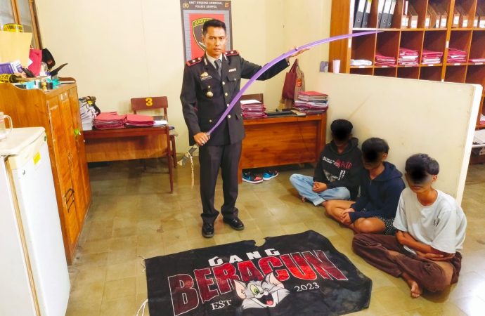 Polsek Gempol Amankan Tiga Pemuda Membawa Sajam