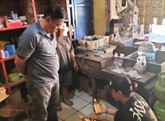 Polresta Cirebon Gelar Razia Miras, Ratusan Botol Miras Diamankan