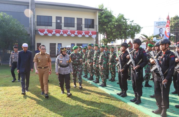 Kapolresta Cirebon Pimpin Apel Gelar Pasukan Operasi Mantap Praja Lodaya 2024