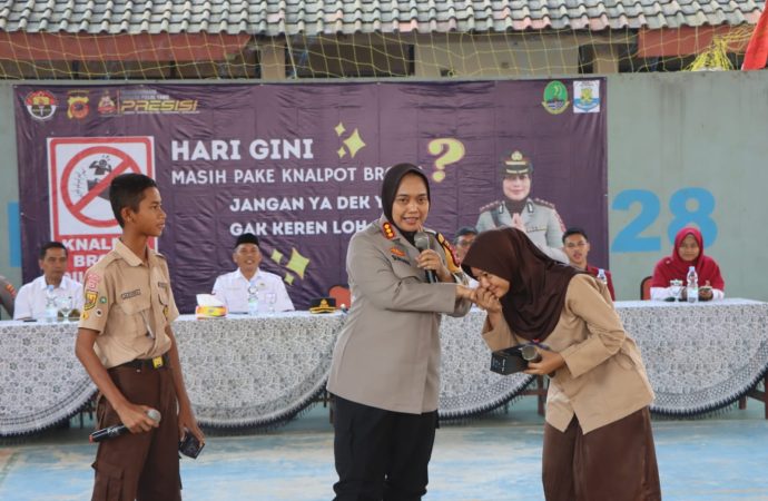 Kapolresta Cirebon Berikan Penyuluhan kepada Siswa SMAN 1 Palimanan