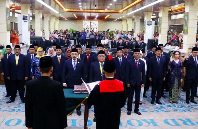 Pelantikan 35 Anggota DPRD Kota Cirebon Masa Jabatan 2024-2029
