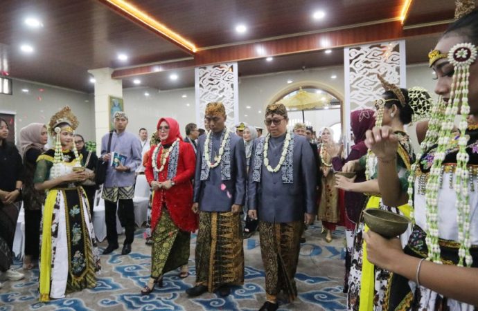 Ketua DPRD  Ruri, Hari Jadi ke- 597 Cirebon Momentum Tingkatkan Pembangunan Daerah