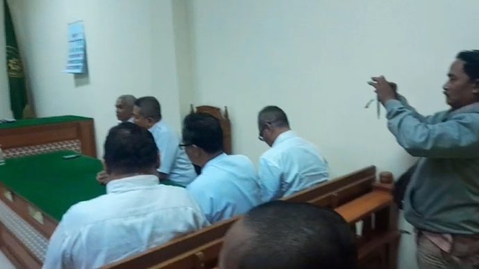 Forum Masyarakat Ambulu Peduli Laporkan Kuwu,Camat serta Inspektorat