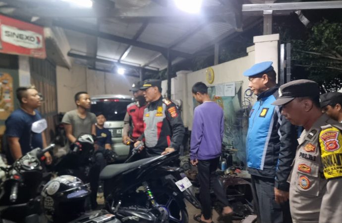 Sambangi Bengkel Motor, Polsek Talun Imbau Tidak Layani Penggantian Knalpot Berisik