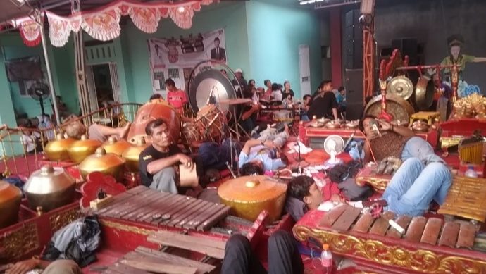 Sedekah Bumi Desa Palir, Upaya Kuwu Durakman Lestarikan Budaya