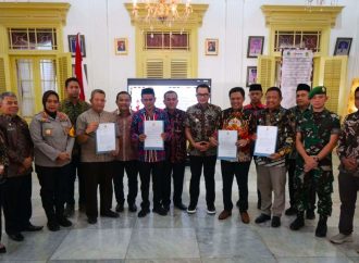 Penanda-Tanganan Pakta Integritas Netralitas Pemilu Kada di Pendopo Bupati Cirebon