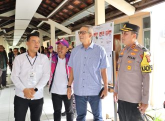 Pj Wali Kota Tinjau Langsung Pelaksanaan Pilkada Kota Cirebon ditiap TPS