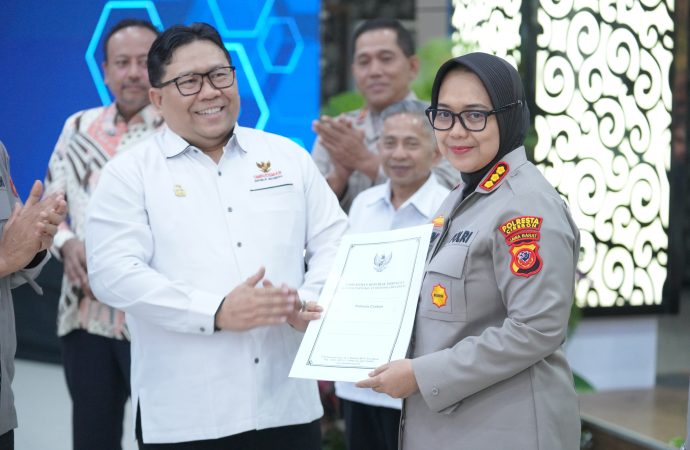 Polresta Cirebon Raih Penghargaan Kepatuhan Standar Pelayanan Publik dari Ombudsman RI
