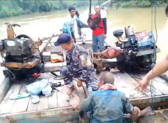 Gercep Lanal Cirebon melalui Babinpotmar Posal Selamatkan Warga Terjatuh di Sungai Blanakan