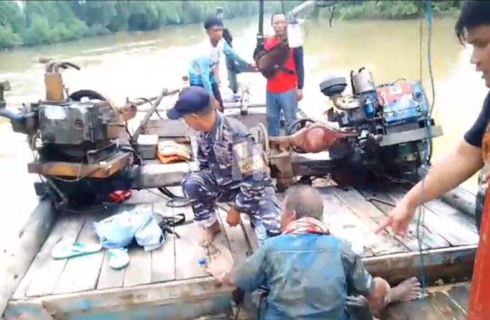 Gercep Lanal Cirebon melalui Babinpotmar Posal Selamatkan Warga Terjatuh di Sungai Blanakan
