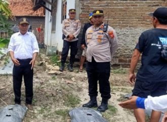 Kapolsek Klangenan, Diding Dampingi Distan Gelar Demplot