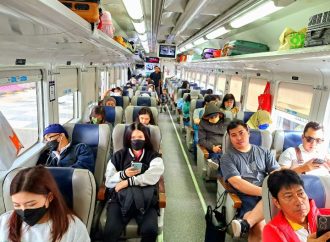 PT.KAI Daop 3 Cirebon Angkut 120.294 Penumpang selama Nataru 2024/2025