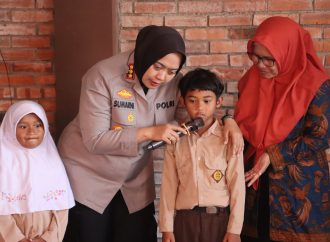 Polresta Cirebon Gelar Baksos di Sekolah yang Terdampak Banjir Rob