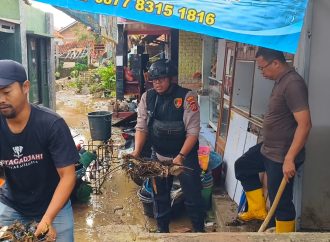 Polresta Cirebon Laksanakan Monitoring Banjir dan Bakti Sosial Pasca Banjir