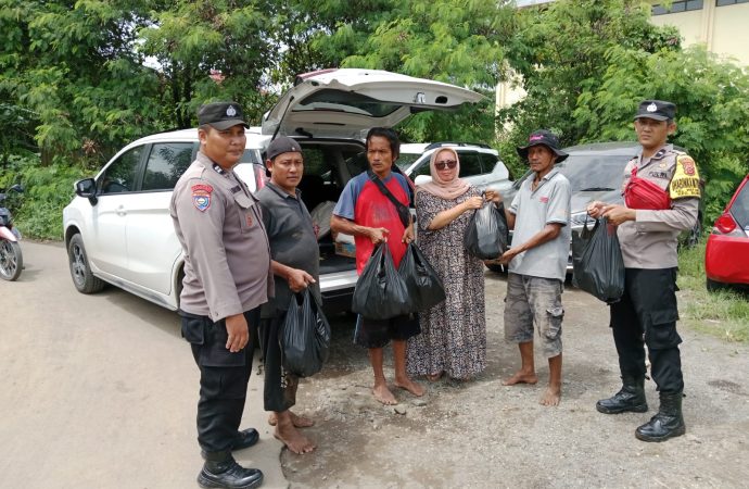 Kapolsek Sumber Polresta Cirebon, Baksos dan Serahkan Bantuan untuk Korban Banjir