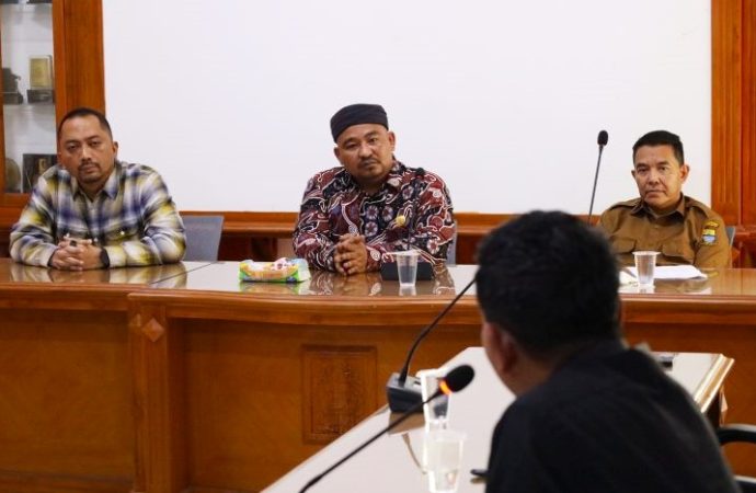 Kebijakan Merugikan Karyawan, DPRD Kota Cirebon Kecam PT Bhirawa