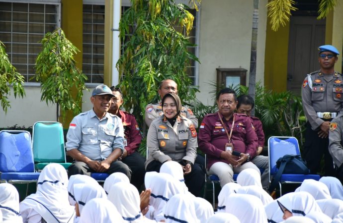 Beri Edukasi Hukum di Kalangan Pelajar, Polresta Cirebon Gelar Police Goes To School