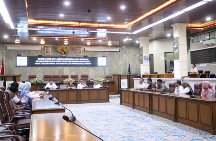 Komisi III Bahas Kebijakan Pelajaran Muatan Lokal Bersama Akademisi dan Budayawan
