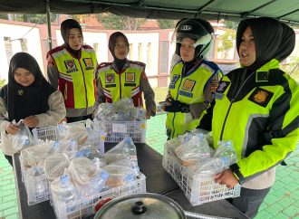 Polresta Cirebon Gelar Patroli Ngabuburit Sambil Berbagi Kepada Sesama